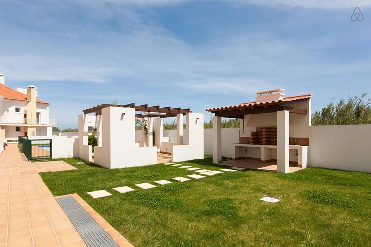 Casa Baleia - Praia E Piscina - 10 Pessoas Ferrel  Kültér fotó